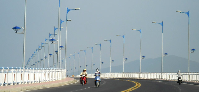 Cột đèn cao áp hay trụ đèn cao áp chiếu sáng đường phố